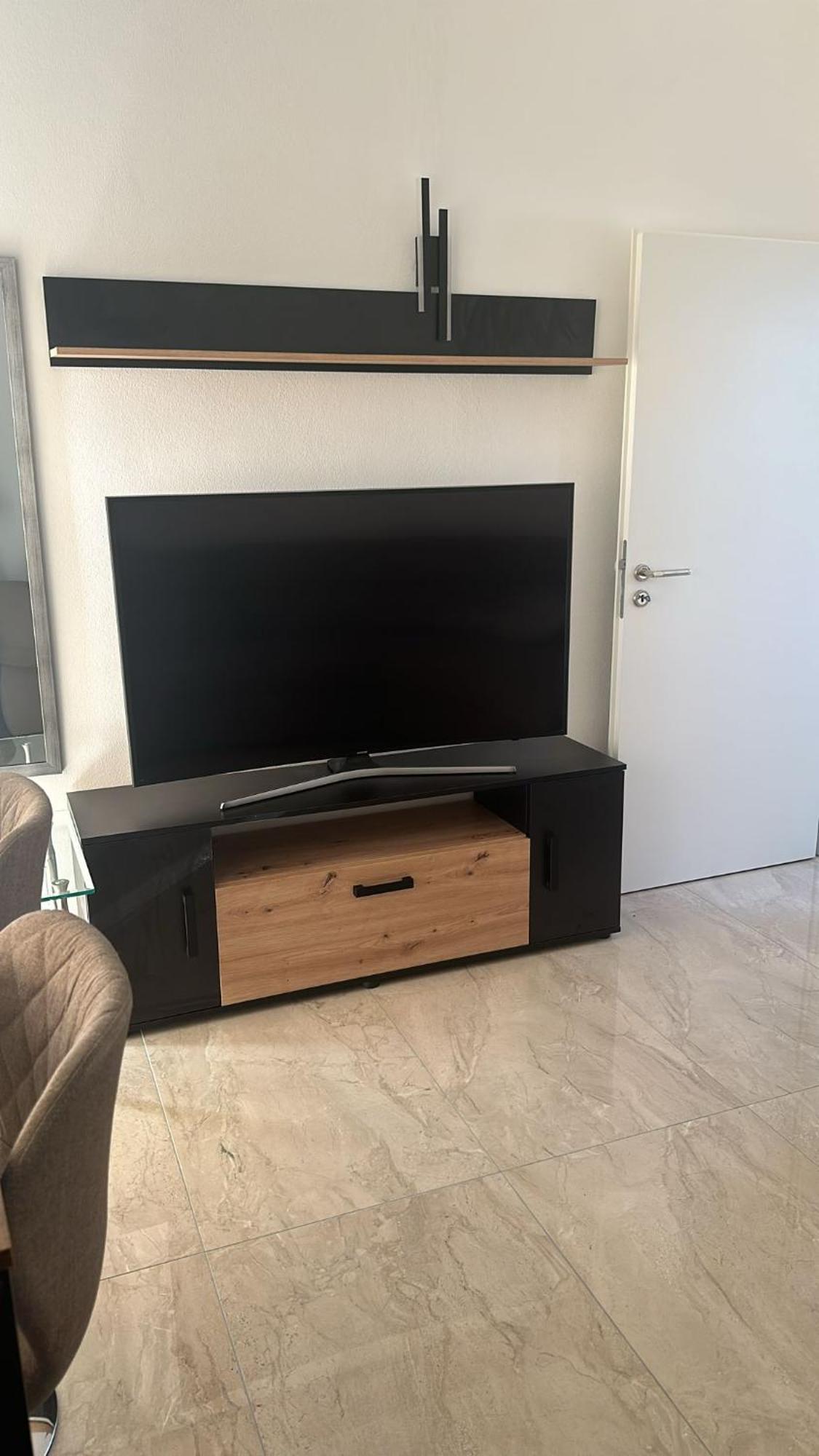 Zweizimmer-apartment Mit Allen Einrichtungen In Einem Familienhaus - No Party - Near To S8 Station Line Appartement München